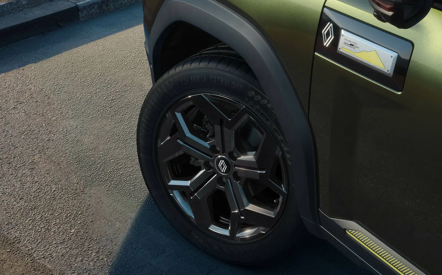 Renault New Duster — official vehicle photograph