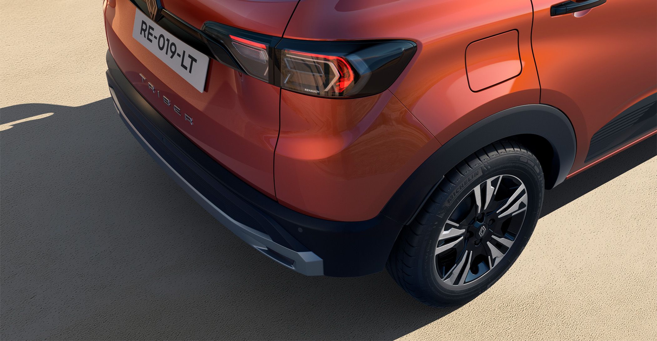 Renault Triber — official vehicle photograph