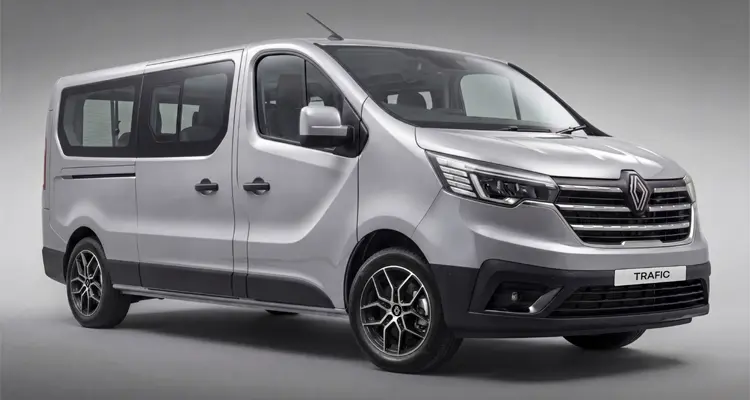 Renault Trafic Passenger — official vehicle photograph